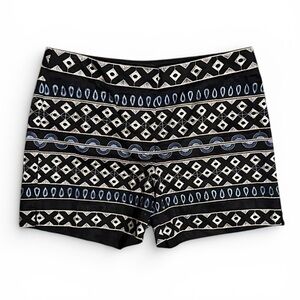 White House Black Market Embroidered Mid Rise 5” Chino Shorts Size 8P NWOT